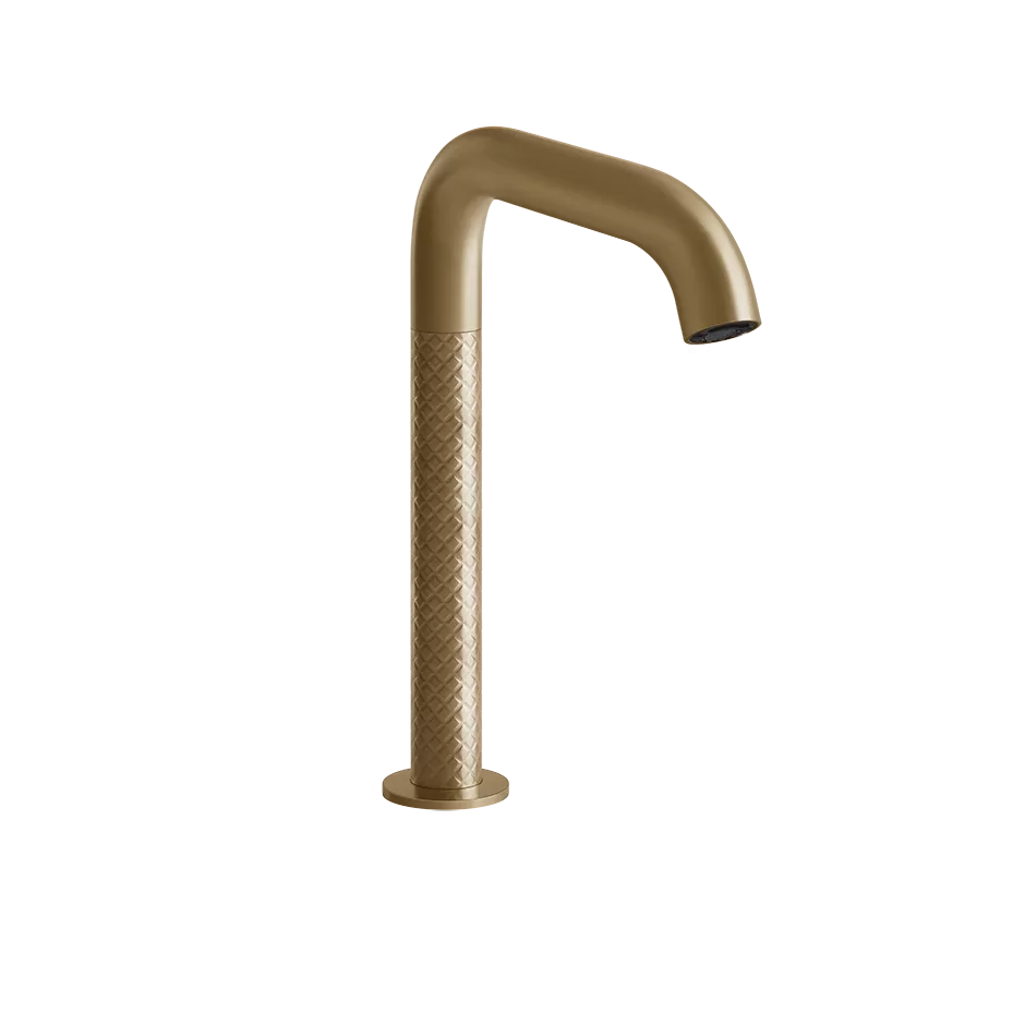 Электронный смеситель с кран-фильтром для регулировки температуры и напора воды. INTRECCIO.